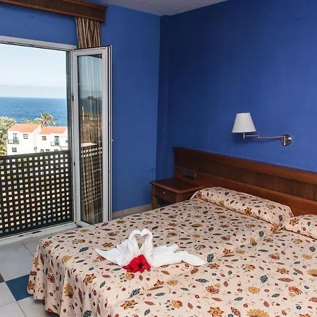 El Cerrito 3*