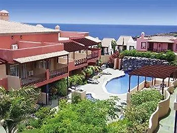 El Cerrito 3*